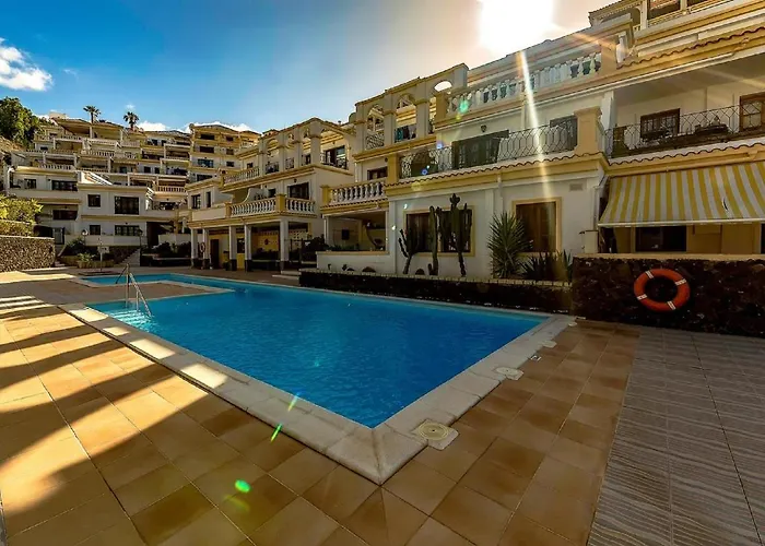 B16 Windsor Park, Exclusive Sea View, Heated Pool Appartamento